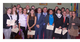 Entrega los diplomas Colegio de Abogados de Granada