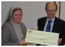 Ashurst Solidario ha hecho entrega del "III Premio Ashurst Solidario" dotado con 10.000 euros a la Fundaci�n Delwende Servicio a la Vida 