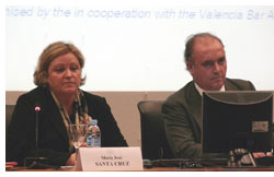 La vicedecana del ICAV, M� Jos� Santa Cruz, junto al presidente del Comit� Espa�ol de la UIA, Jorge Mart�