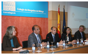 La Universidad Internacional de Andaluc�a y el Colegio de Abogados de M�laga entregan t�tulos de experto universitario en diversas especialidades jur�dicas 