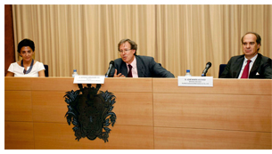 Paloma Valor, Directora Asesor�a Jur�dica South West Europe de IBM, Antonio Hern�ndez-Gil, Decano del Colegio de Abogados de Madrid, Jos� Mar�a Alonso, Diputado segundo de la Junta de Gobierno del Colegio de Abogados de Madrid