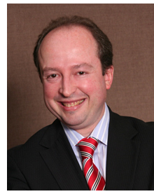 uis Riesgo se traslada a S�o Paulo como Socio Director