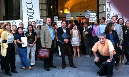 M�s de un centenar de abogados del Turno de Oficio permanecen encerrados en el Colegio de Abogados de Madrid