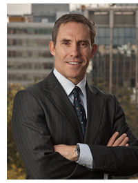 Juan Pic�n co-director internacional (joint managing director) y miembro de su comisi�n ejecutiva de DLA Piper