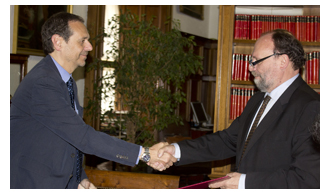 rector de la Universidad de Granada, Francisco Gonz�lez Lodeiro, y el socio de BROSETA, Isidro del Moral