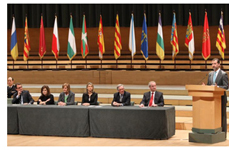 Los Reyes entregan los despachos a la 64 promoci�n de jueces espa�oles que salen de la Escuela Judicial