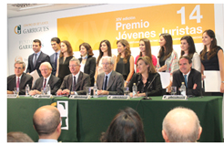 Estudiantes, hoy; juristas de prestigio, ma�ana