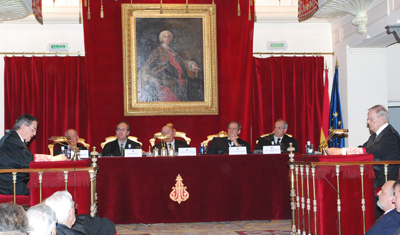 Andrés de la Oliva toma posesión de la plaza de número de la Real Academia de Jurisprudencia y Legislación