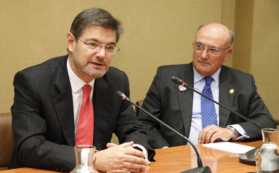 Catal� acude al CGAE tras el Consejo de Ministros  y asegura ahora que en tres semanas reformar� las tasas judiciales