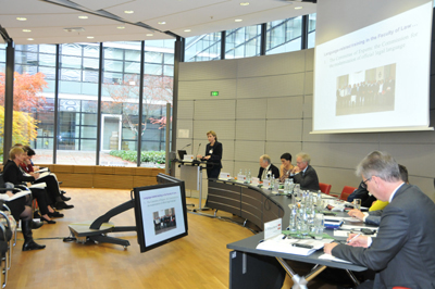 Jornada en ICADE COMILLAS sobre la comprensi�n del lenguaje jur�dico