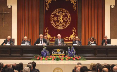 El Rey Juan Carlos felicita a ICAI-ICADE por crear la c�tedra de Am�rica Latina, punto de encuentro de entidades y empresas