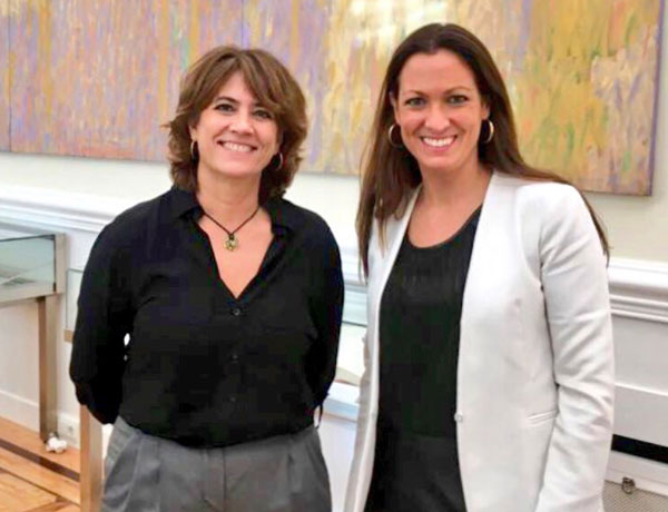 del primer encuentro entre la decana del Colegio de la Abogacía de Barcelona, Mª Eugènia Gay, con la ministra de Justicia, Dolores Delgado
