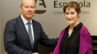 El ministro de Justicia, Juan Carlos Campo, y la presidenta del Consejo General de la Abogacía Española, Victoria Ortega