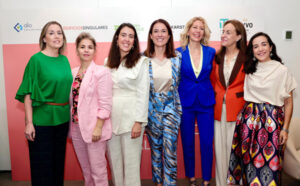Yomara Garcia; Tirma Toledo; Davinia Sánchez, responsable de WLW y socia directora del despacho Kepler-karst; Guacimara Marrero; Pilar Cuesta, Letrado del Consejo de Estado; Ana Castillo y Ana Carpintero