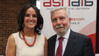 Ana Gómez, presidenta de ASNALA, y Ricardo Bodas, premio ASNALA-Santander Justicia al Mejor Laboralista 2025