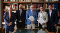Alberto Larrondo, director de Relaciones Institucionales; Daniel Trujillo, key account manager de Andalucía; Juan Pujol, presidente de Lefebvre; Leandro Cabrera, decano del Colegio de Abogados de Granada; y su tesorero, José Miguel Zurita