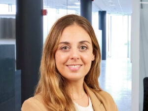 Elena Molino Fernández, Asociada Senior en Administrativando Abogados