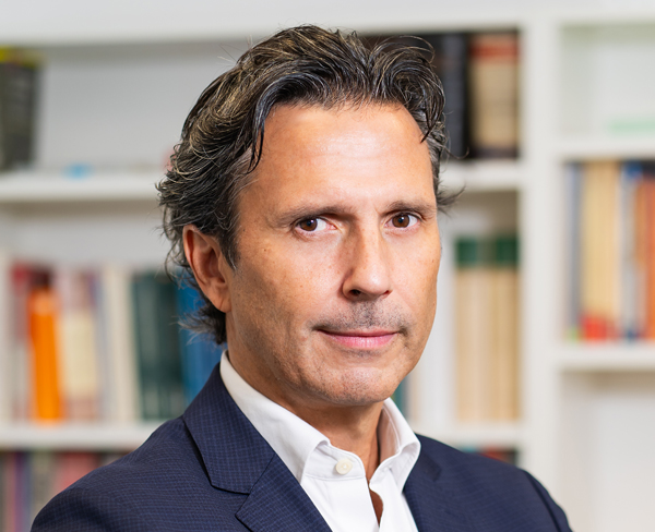Alejandro Falcón