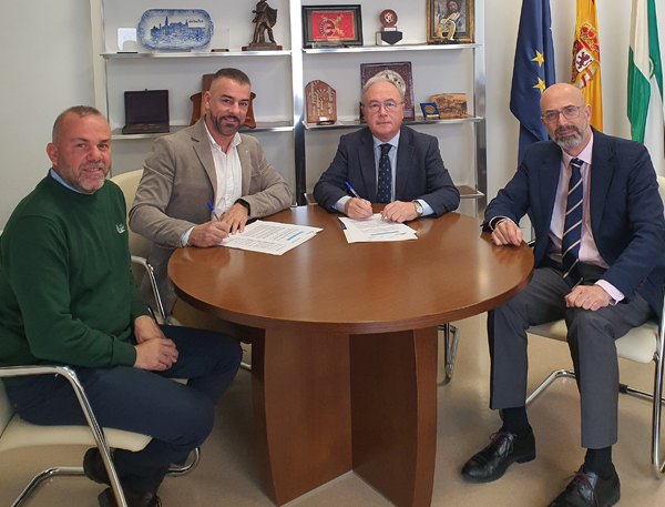 Rafael Martinez del Toro (consultor de la Delegación Conversia de Córdoba), Iván Fernández (director de la Delegación Conversia de Córdoba), Antonio Diaz Córdoba (presidente de CECO) y José Manuel Rodríguez-Carretero Márquez (secretario general de CECO)