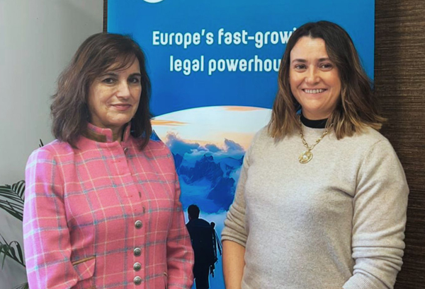 Isabel Maestre (EVA) y Cristina de Santiago (act legal Spain)