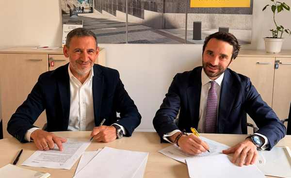 Alberto Moreno, director Comercial de Aranzadi LA LEY, y Alberto Cabello, presidente de CEAJ