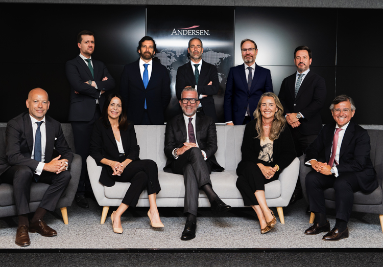 Javier Lacleta, María Soler, José Vicente Morote, Marta Morales, Gonçalo Rhodes (sentados); Carlos Morales, Jesus Alemany, Rafael Leal, Tomás Rivero y Carlos Rodríguez Sau (de pie).