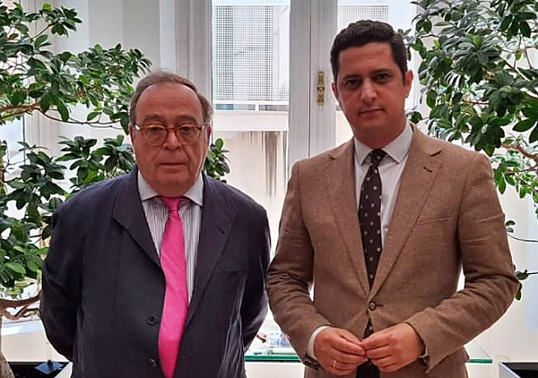 Juan P. Garbayo, director general de Novit Legal, junto a Javier Reyes, socio fundador y director de Bécquer Abogados