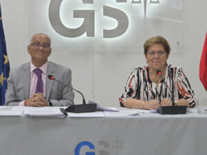 Joaquín Merchán, Presidente del Consejo de Graduados Sociales de España junto a Eva Torrecilla, directora de la fundación Justicia Social en Rueda de Prensa