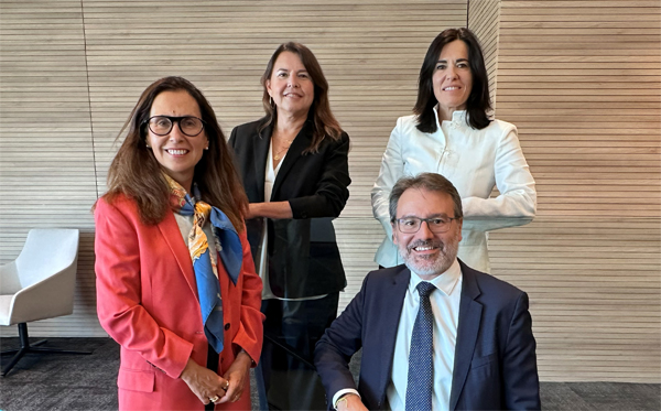 Montse Pérez Simeón y Natalia Ontiveros, Cloe Barnils y Xavier Foz