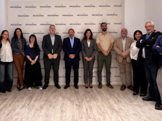 Desayuno informativo de Alberto García Barrenechea, acompañado por la tesorera de la institución, María Granizo